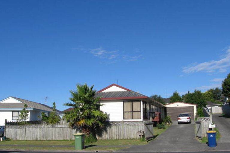 Photo of property in 14 Caribbean Drive, Unsworth Heights, Auckland, 0632