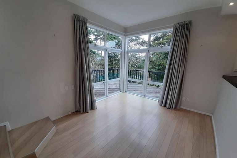 Photo of property in 70a Coronation Road, Hillcrest, Auckland, 0627