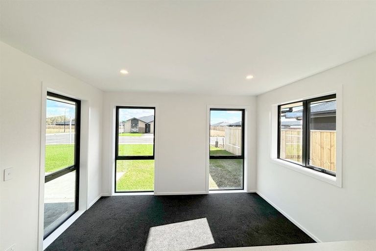 Photo of property in 30 Stackwood Avenue, Woodend, 7691