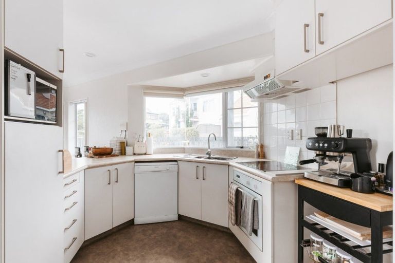 Photo of property in 23a Sunbrae Grove, Mount Maunganui, 3116