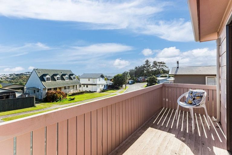 Photo of property in 11 Cleat Street, Whitby, Porirua, 5024