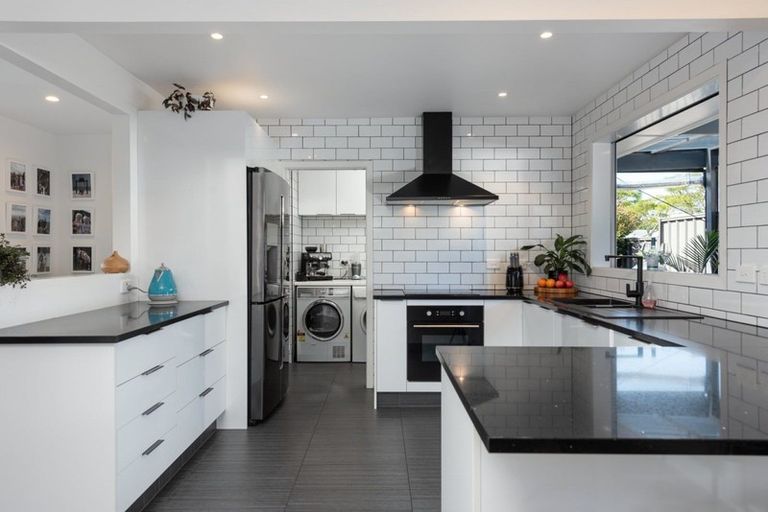 Photo of property in 11 Highmore Place, Brookfield, Tauranga, 3110