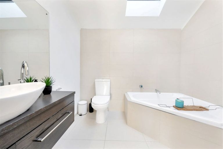 Photo of property in 10 Mt Blanc Place, Northpark, Auckland, 2013