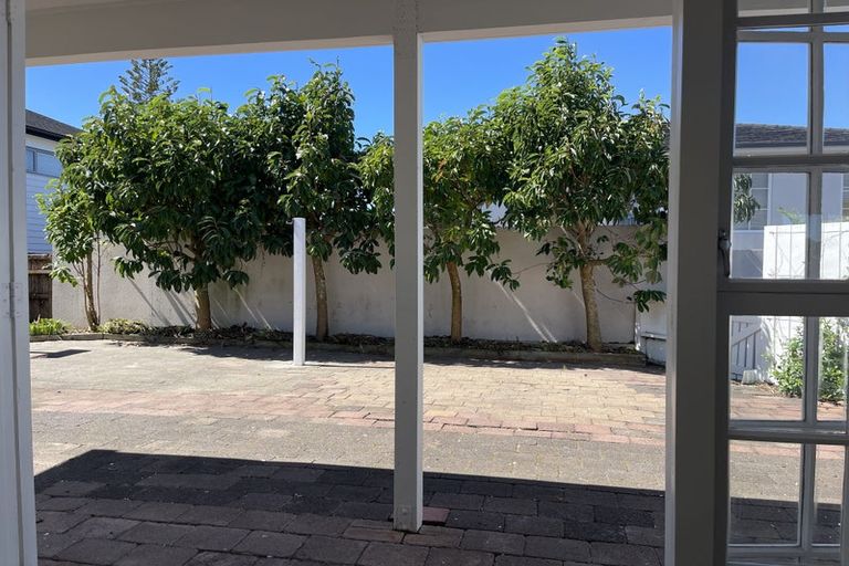 Photo of property in 1/20 Gordon Avenue, Milford, Auckland, 0620