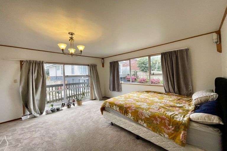 Photo of property in 42b Hogans Road, Glenfield, Auckland, 0629