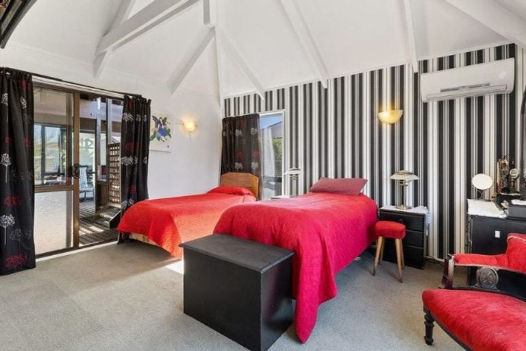 Photo of property in 17 Seymour Street, Hornby, Christchurch, 8042