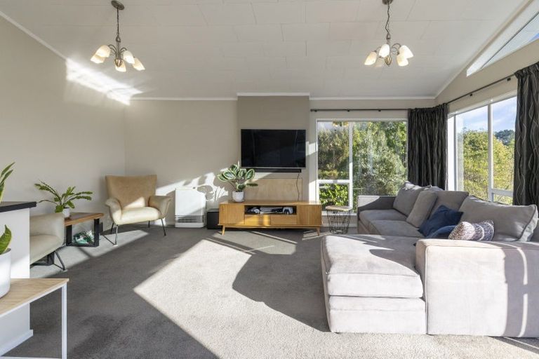 Photo of property in 43 Kaitawa Crescent, Paraparaumu, 5032