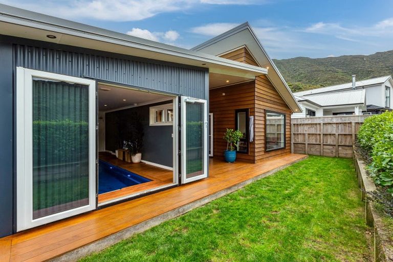 Photo of property in 3 Ramarama Lane, Crofton Downs, Wellington, 6035