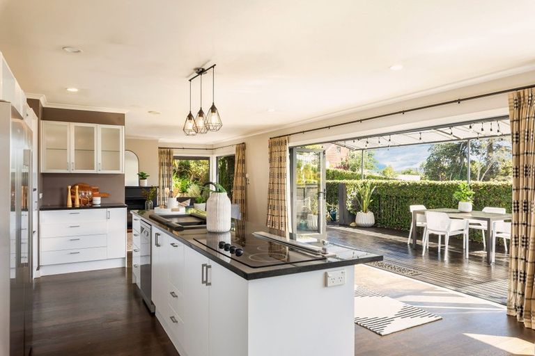 Photo of property in 61a Fairmount Road, Titirangi, Auckland, 0604