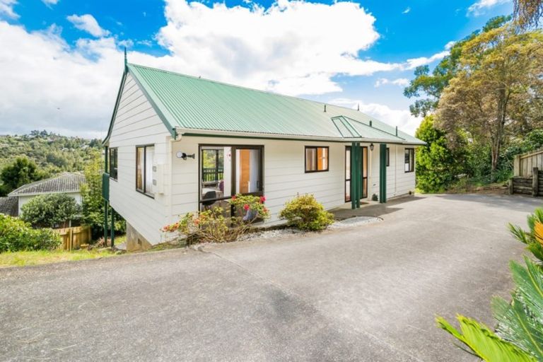 Photo of property in 2/2 Danbury Drive, Torbay, Auckland, 0630