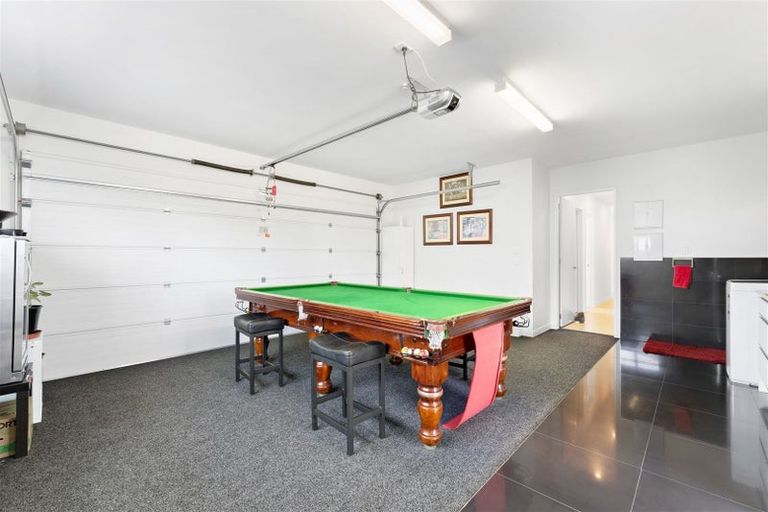 Photo of property in 4 Kauri Grove Drive, Kumeu, 0810