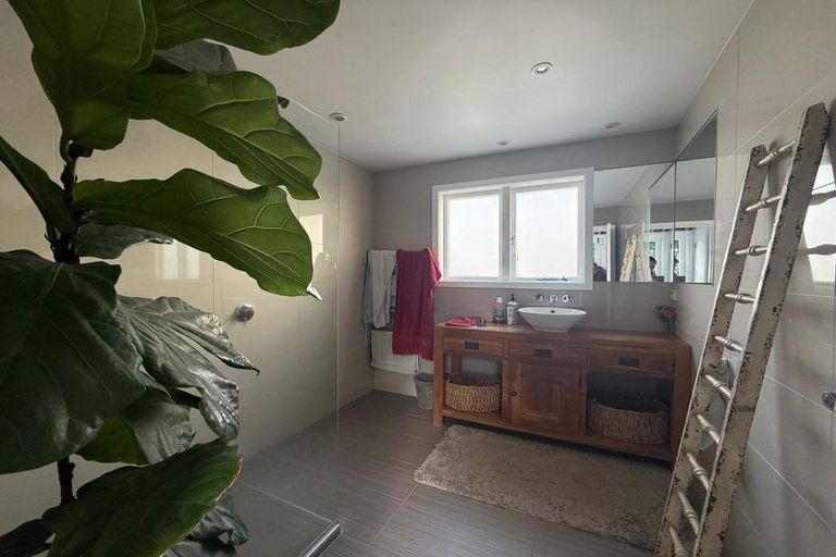 Photo of property in 75a Torkar Road, Clarks Beach, 2122