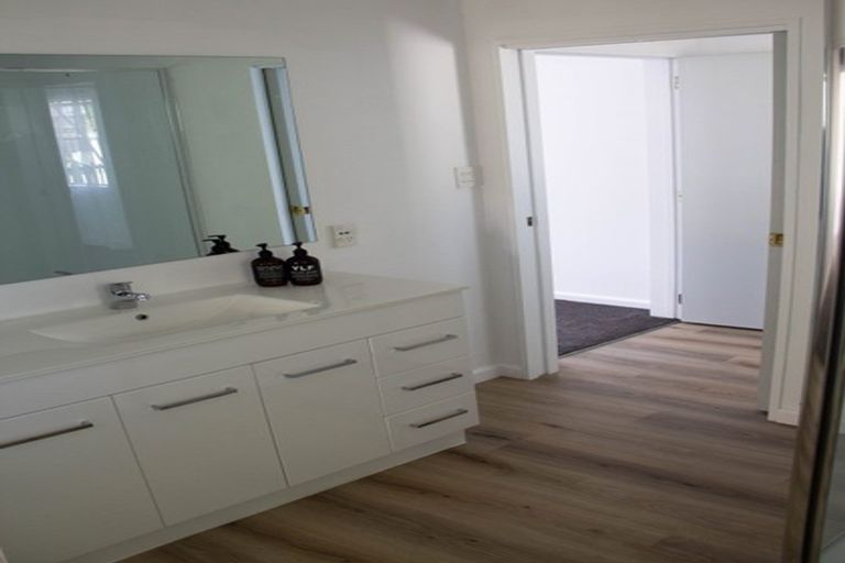 Photo of property in 390 Linwood Avenue, Bromley, Christchurch, 8062