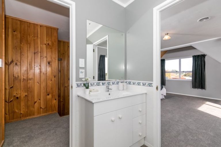 Photo of property in 38 Endeavour Avenue, Flagstaff, Hamilton, 3210