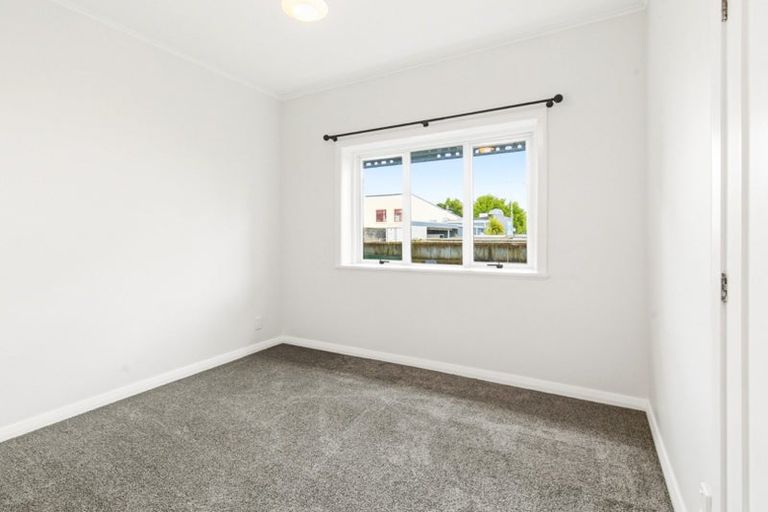 Photo of property in 89 Cambridge Terrace, Waterloo, Lower Hutt, 5011