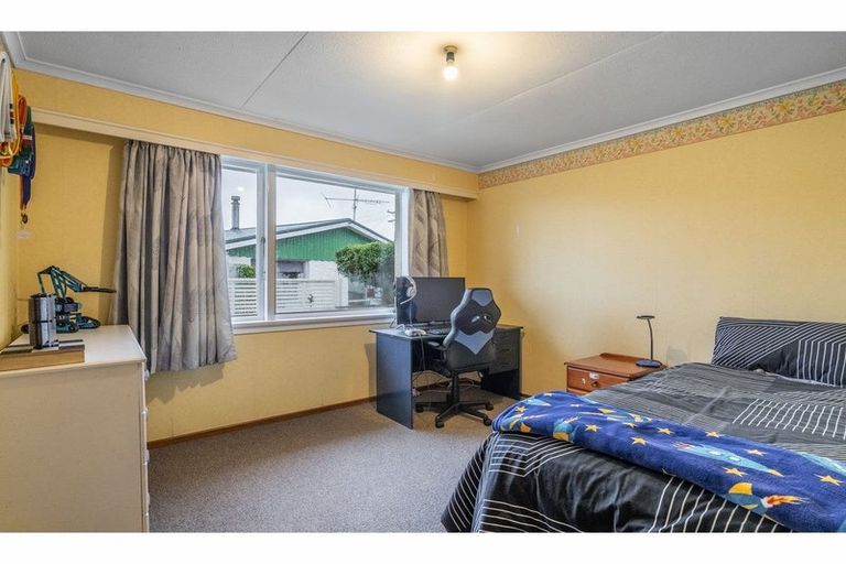 Photo of property in 38 Kirkoswald Street, Wallacetown, 9816