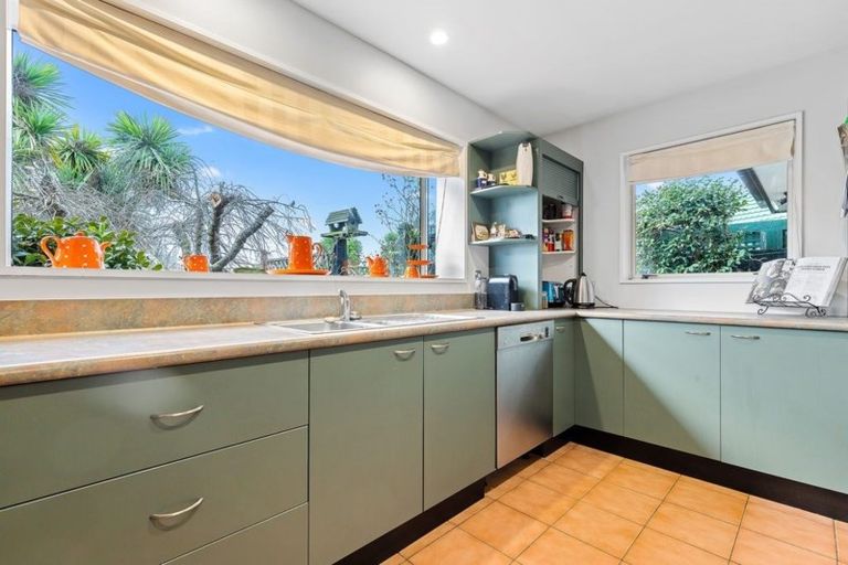 Photo of property in 5 Hossack Close, Belfast, Christchurch, 8051