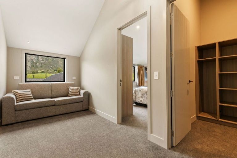 Photo of property in 8 Pendeen Crescent, Jacks Point, Queenstown, 9371