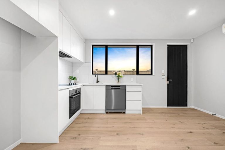 Photo of property in 5 Paihere Street, Huapai, Kumeu, 0810