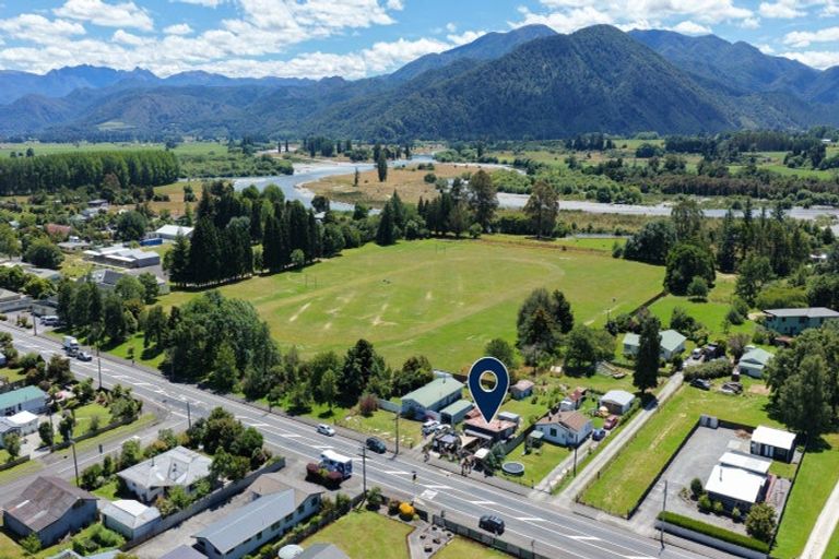 Photo of property in 81 Waller Street, Murchison, 7007