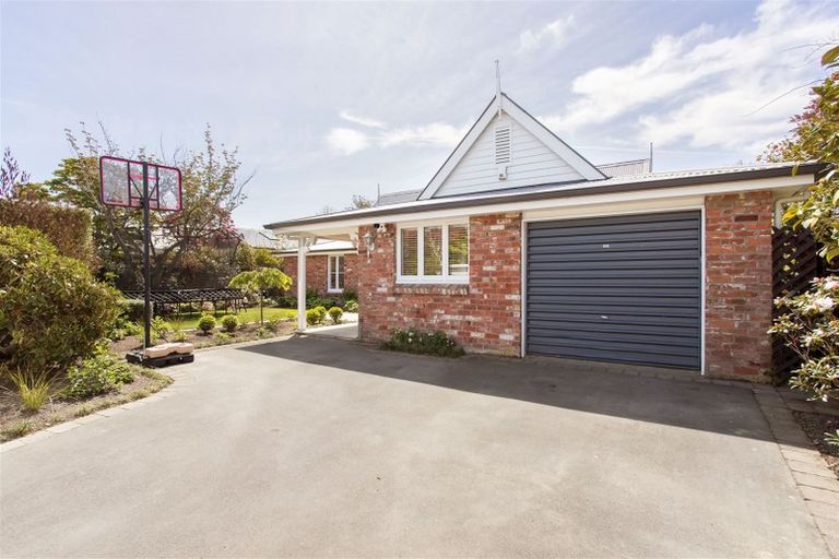 Photo of property in 40 Weka Street, Fendalton, Christchurch, 8041