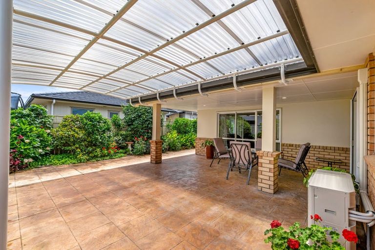 Photo of property in 15 Bermuda Place, One Tree Point, 0118