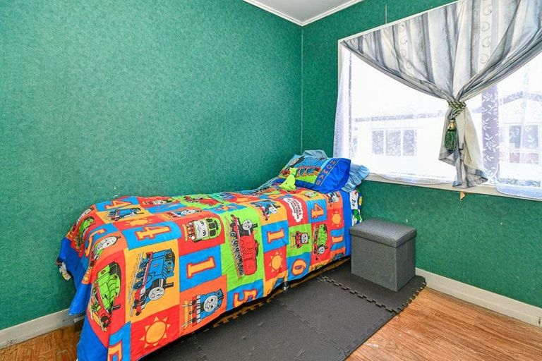 Photo of property in 12 Vickerman Street, Otara, Auckland, 2023