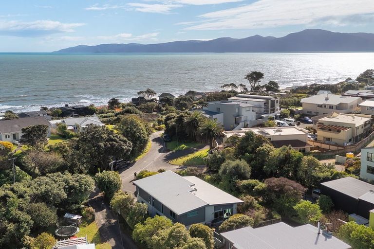 Photo of property in 6a Kohutuhutu Road, Raumati Beach, Paraparaumu, 5032
