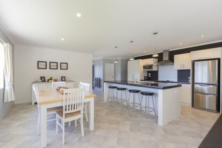 Photo of property in 12 Kuaka Crescent, Mangawhai, 0505