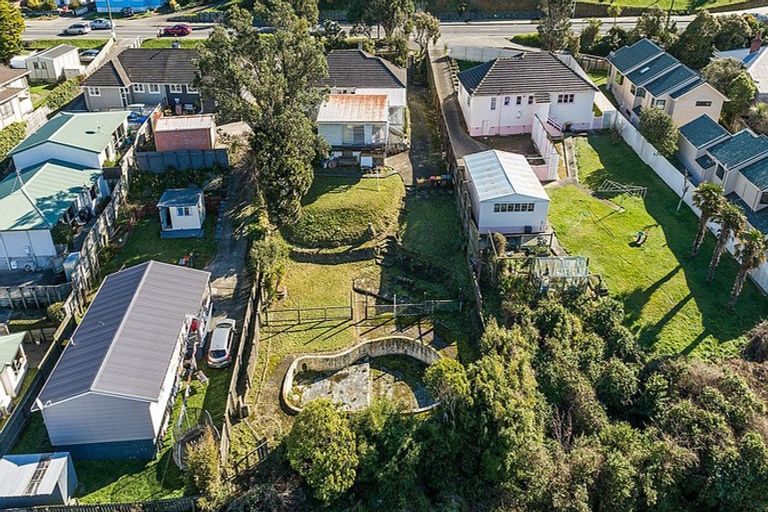 Photo of property in 95 Moorefield Road, Johnsonville, Wellington, 6037