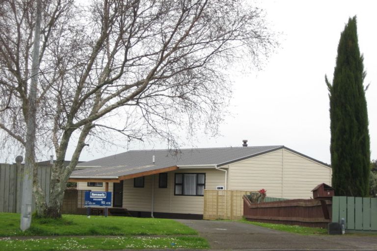 Photo of property in 9 Tuahu Place, Waitara, 4320