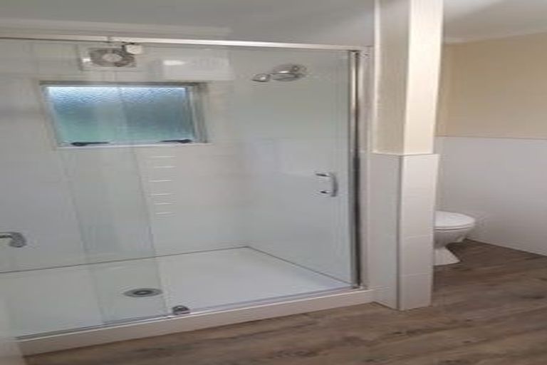 Photo of property in 21 Pyle Road West, One Tree Point, 0118