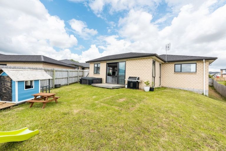 Photo of property in 9 Penny Lane, Pukekohe, 2120