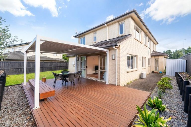 Photo of property in 11 Kouras Place, Flat Bush, Auckland, 2016