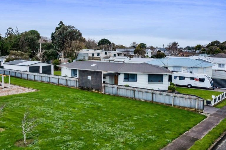 Photo of property in 16 Ramanui Avenue, Hawera, 4610
