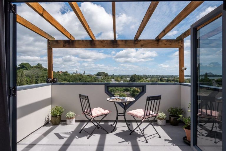 Photo of property in 42 Oteki Park Drive, Welcome Bay, Tauranga, 3112