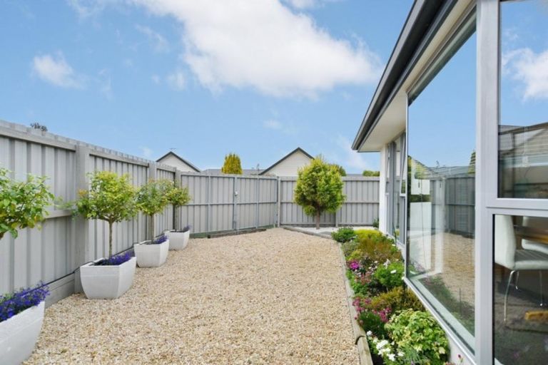 Photo of property in 1/28 Kirsten Place, Parklands, Christchurch, 8083