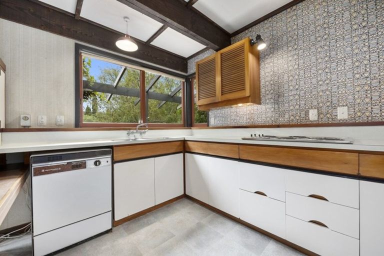 Photo of property in 74 Blue Mountains Road, Pinehaven, Upper Hutt, 5019