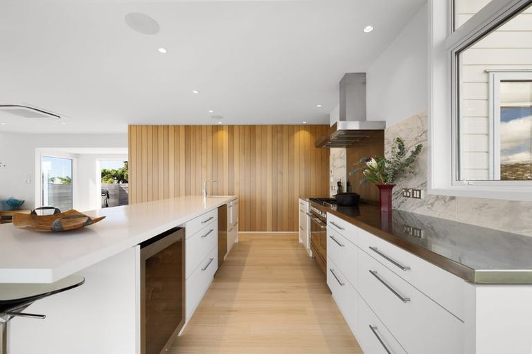 Photo of property in 12 Balmoral Lane, Redcliffs, Christchurch, 8081