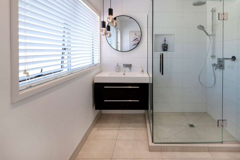 Photo of property in 1/33 Bramley Drive, Farm Cove, Auckland, 2012