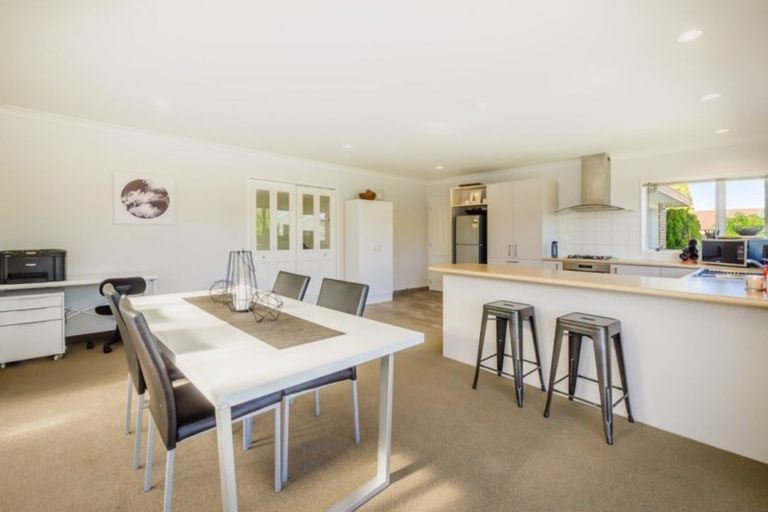 Photo of property in 34 Regent Drive, Paraparaumu Beach, Paraparaumu, 5032