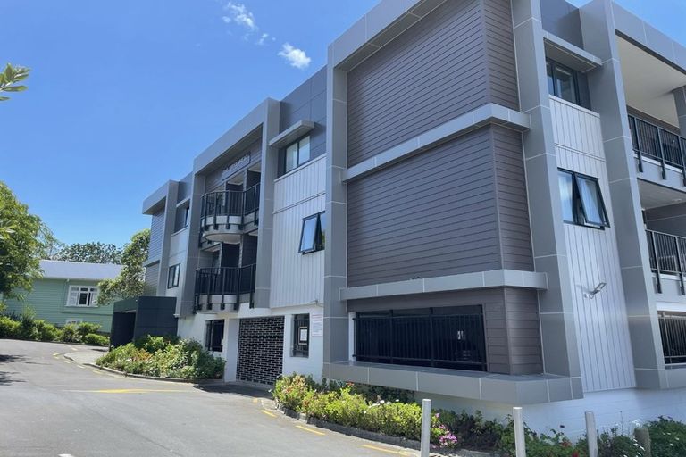 Photo of property in 8/241 Hinemoa Street, Birkenhead, Auckland, 0626