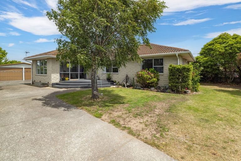 Photo of property in 5 Sophora Place, Parklands, Christchurch, 8083