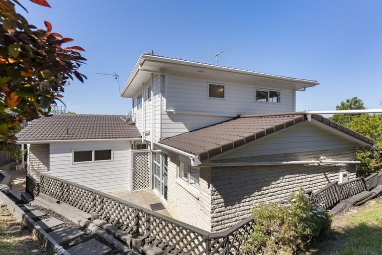 Photo of property in 16 Eastcliffe Road, Castor Bay, Auckland, 0620