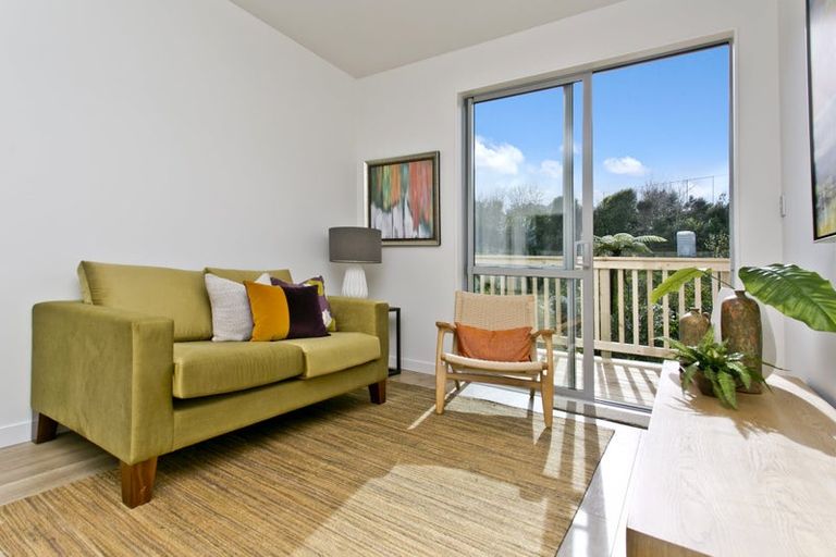 Photo of property in 102 Admirals Court Drive, Greenhithe, Auckland, 0632