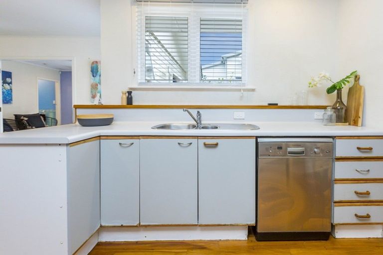 Photo of property in 29 Korau Grove, Stokes Valley, Lower Hutt, 5019