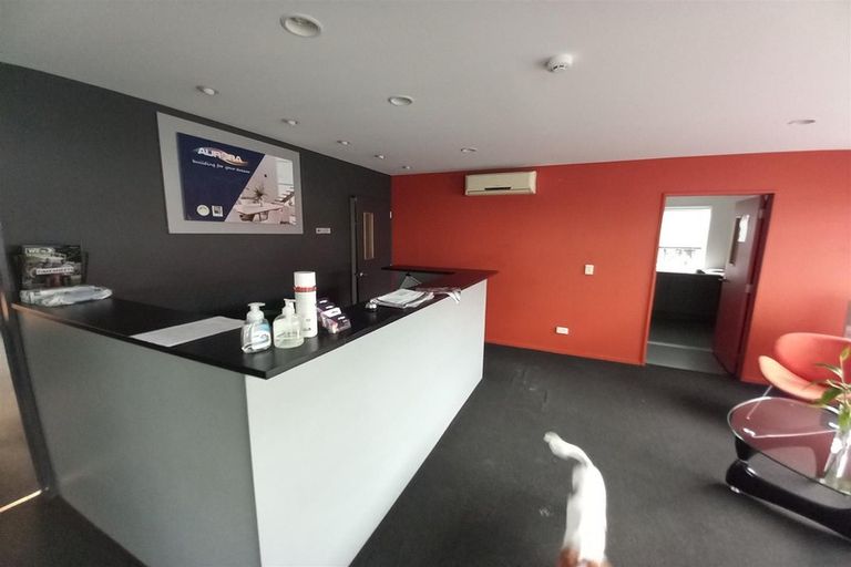 Photo of property in 1/108 Lincoln Road, Henderson, Auckland, 0610