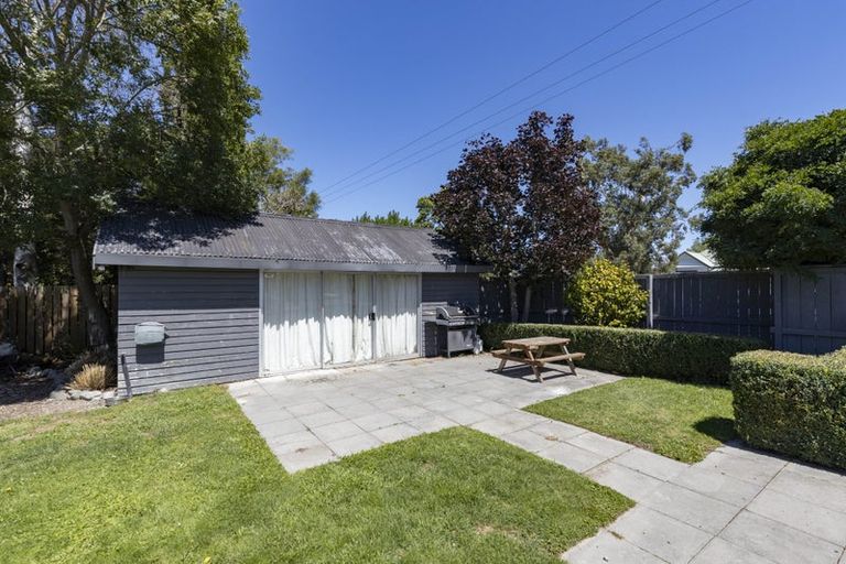 Photo of property in 144a High Street, Oxford, 7430