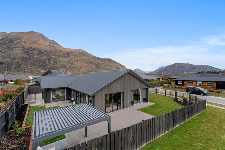 Photo of property in 1 Ashenhurst Way, Lower Shotover, Queenstown, 9304