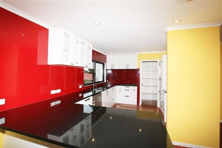 Photo of property in 103 Golf Road, New Lynn, Auckland, 0600